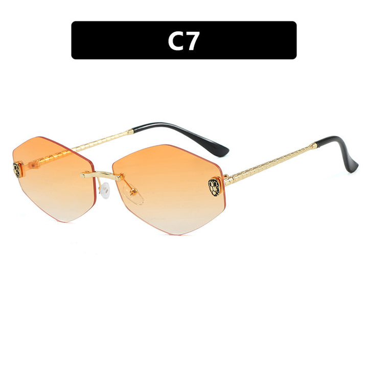 Dame geometrisk solbrille i moderne design med elegant metallramme Luvikno
