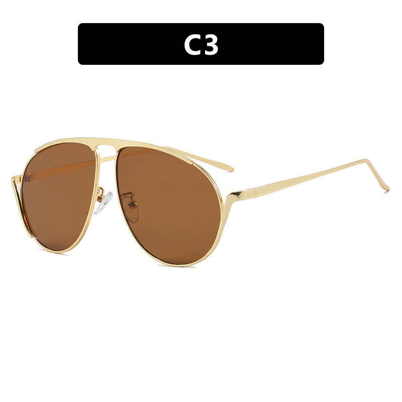 Dame moteriktig pilot-solbrille med polariserte linser og elegant metallramme Luvikno