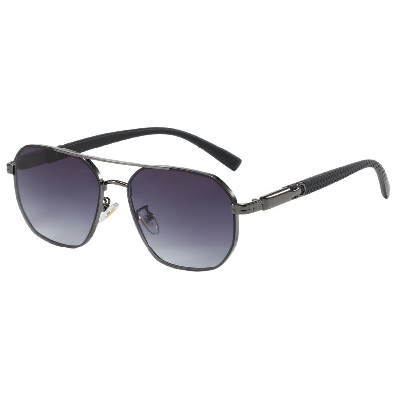 Dame moteriktig solbrille med stilige aksenter Luvikno