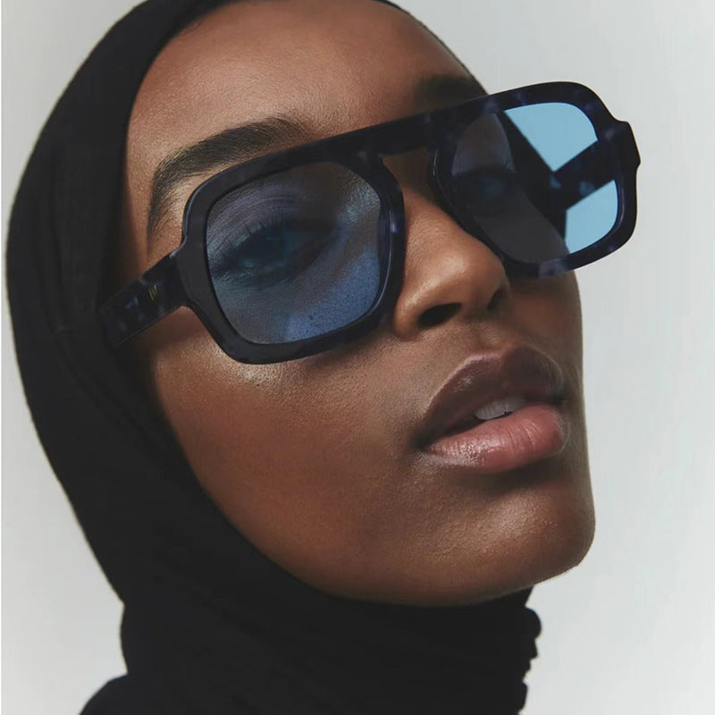 Dame moderne oversized solbriller i kantet design Luvikno