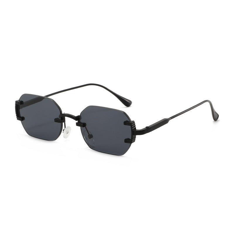Damer geometrisk solbrille med luksuriøs metallramme og beskyttende UV-filter Luvikno