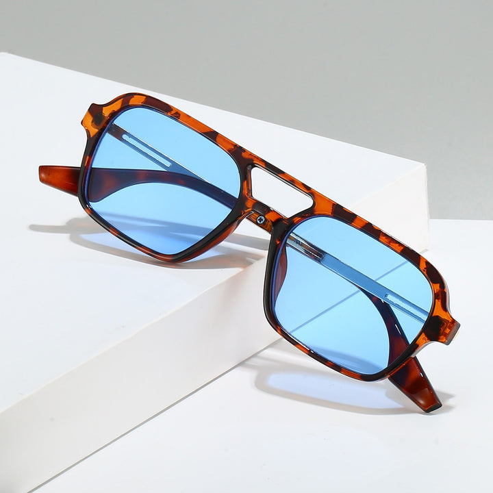 Dame Motetisk Solbrille i moderne design med polariserte glass Luvikno