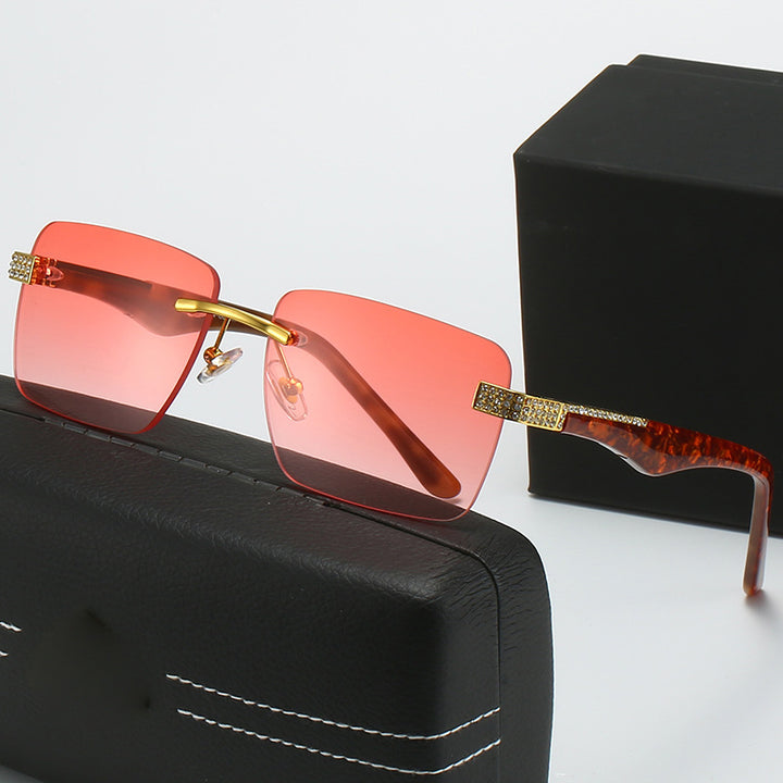 Dame fashion solbriller i elegant kvadratisk design Luvikno