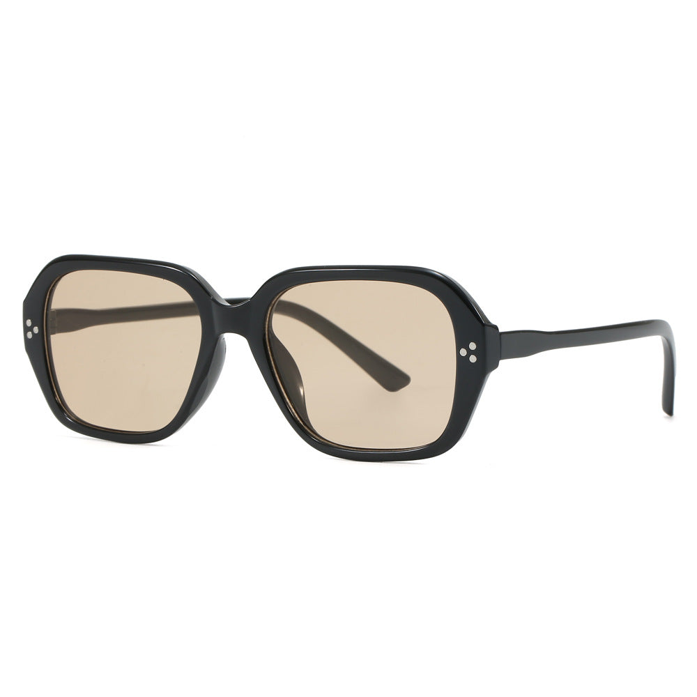 Dame moteriktig oversized solbrille i elegant design Luvikno