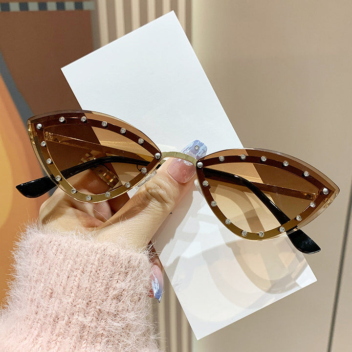 Dame Cat-Eye solbriller med glitrende krystallakenter Luvikno