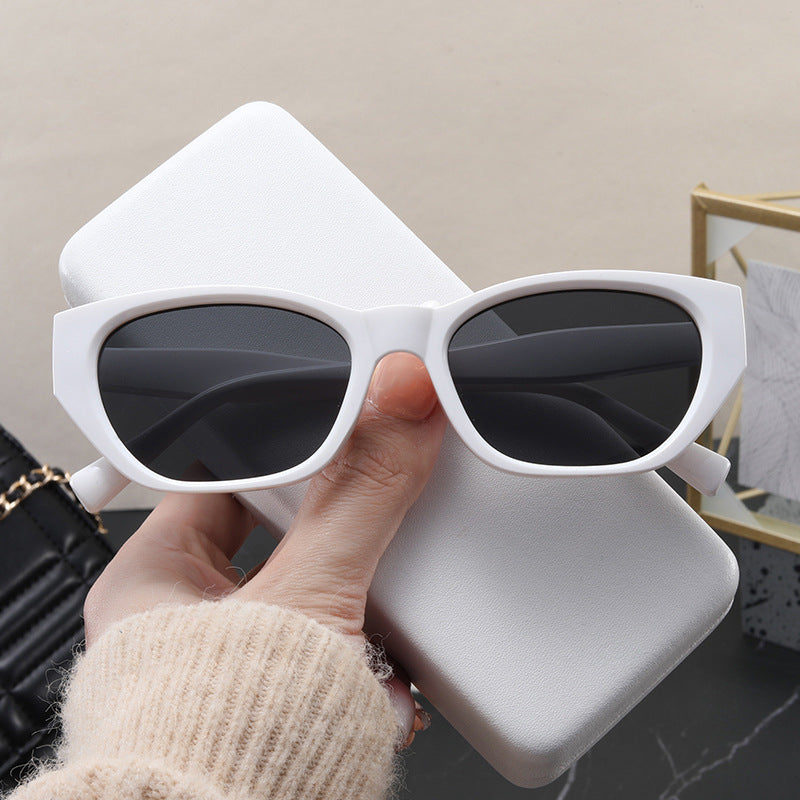 Dame Cat-Eye solbriller med stilfull ramme og UV-beskyttelse Luvikno