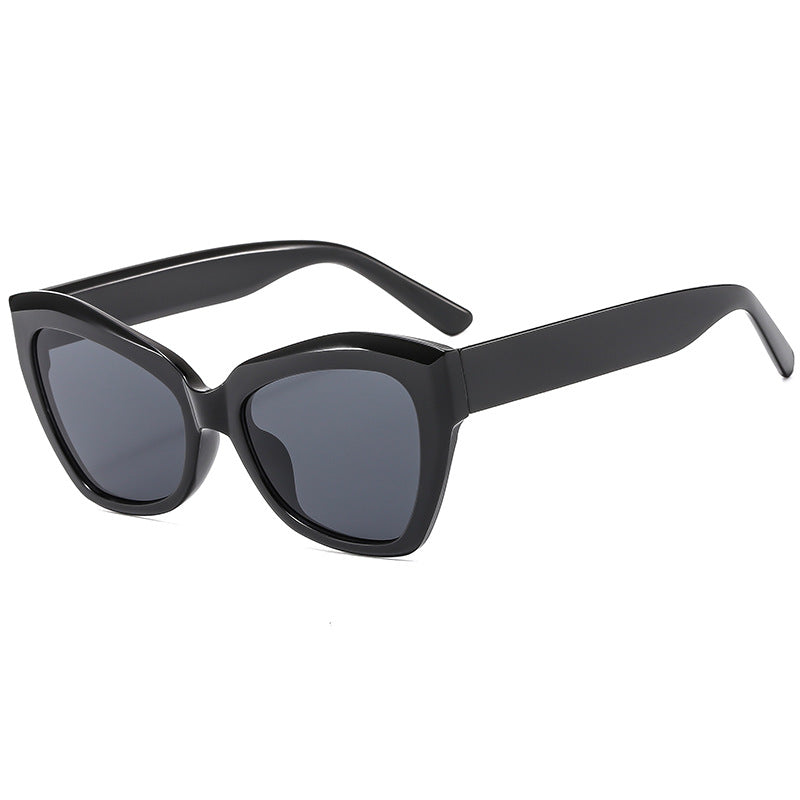 Dame Cat-Eye solbriller med markant ramme og polariserte linser Luvikno