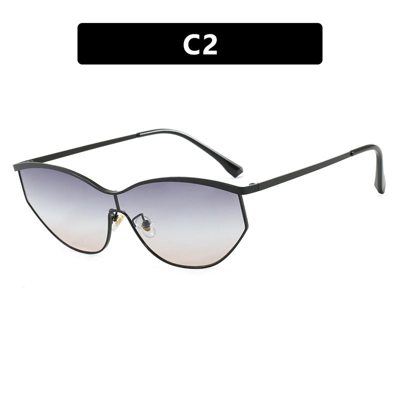 Dame Cat-Eye solbrille i moderne design med beskyttende UV-filter Luvikno