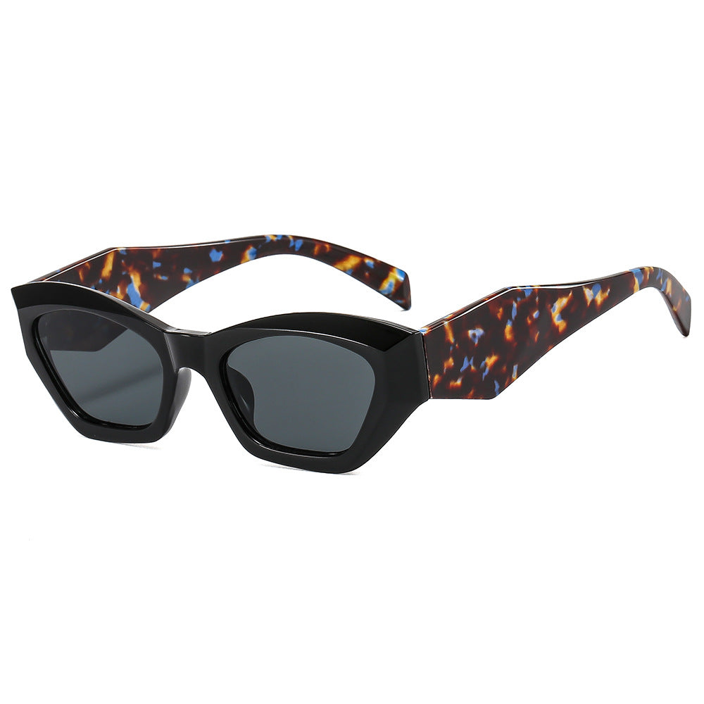 Dame geometrisk designer solbrille med glitrende ramme Luvikno