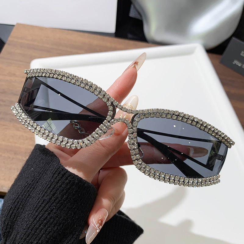 Dame Cat-Eye solbriller med glitrende krystallramme Luvikno