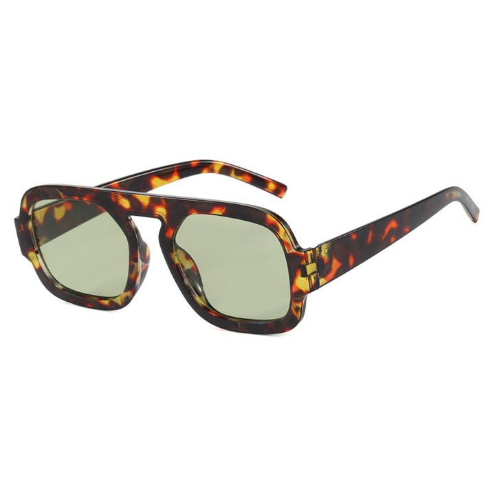 Dame moteriktig solbrille i moderne retro-stil Luvikno