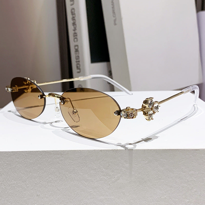 Dame elegant solbrille med geometrisk ramme Luvikno