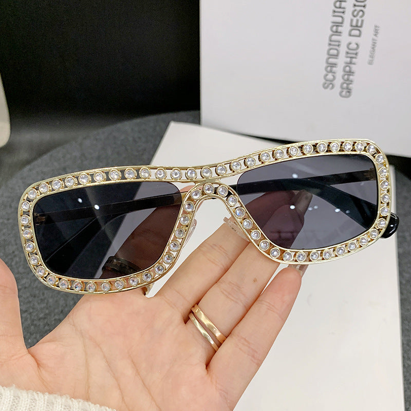 Damer ekstravagante Cat-Eye solbriller med gyldne aksenter Luvikno