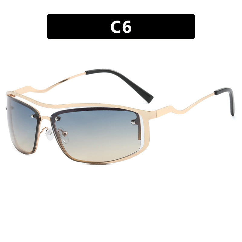 Damer futuristisk solbrille med elegant metallramme og høye transparente glass Luvikno