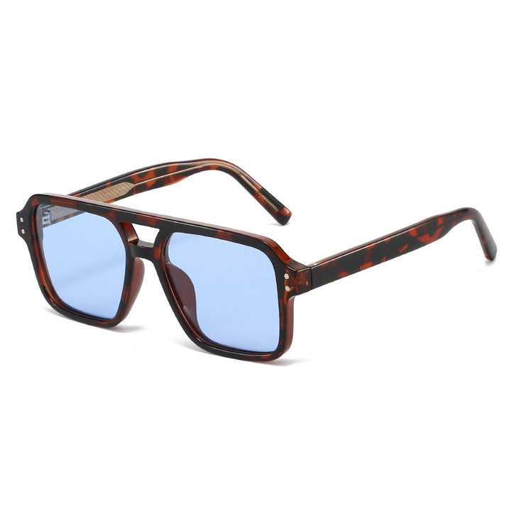 Damer mote solbrille i elegant skilpaddedesign Luvikno