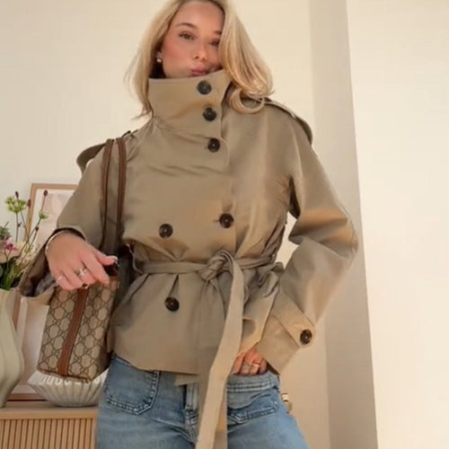 Luvik | Dames motetrainjakke med formet design og praktiske lommer
