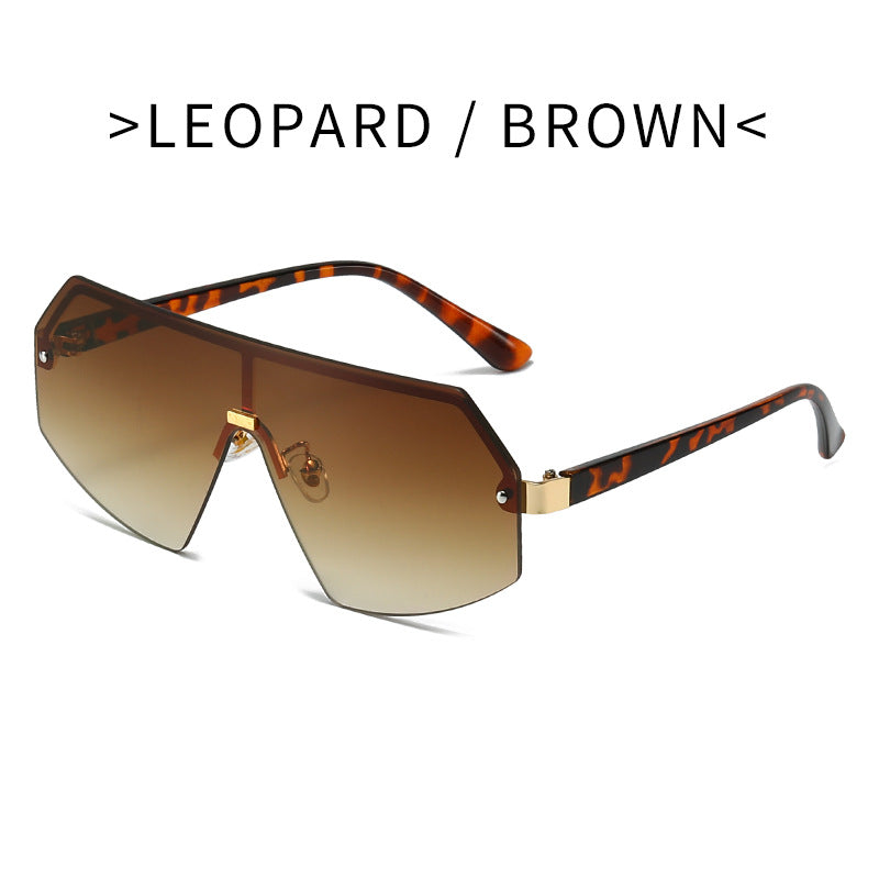 Dame futuristisk oversized solbrille med innovativ ramme Luvikno