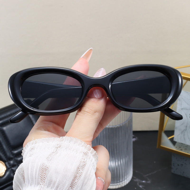 Dame moteriktig solbrille med oval design og UV-beskyttelse Luvikno