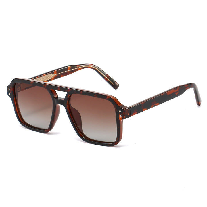 Damer mote solbrille i elegant skilpaddedesign Luvikno