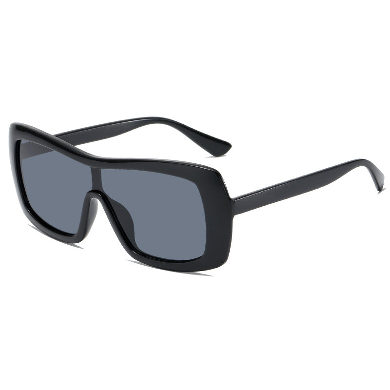 Dame stilige oversized solbriller i futuristisk design Luvikno