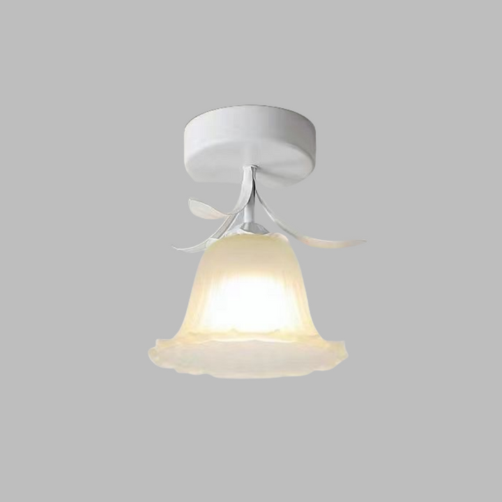 Taklampe med blomstret glasskjermdesign Luvikno