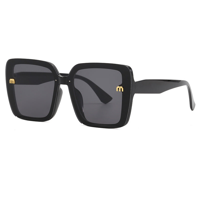 Dame oversized kvadratisk solbrille med elegant ramme Luvikno