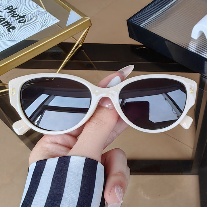 Dame Cat-Eye Solbrille med moderne plastikkramme Luvikno