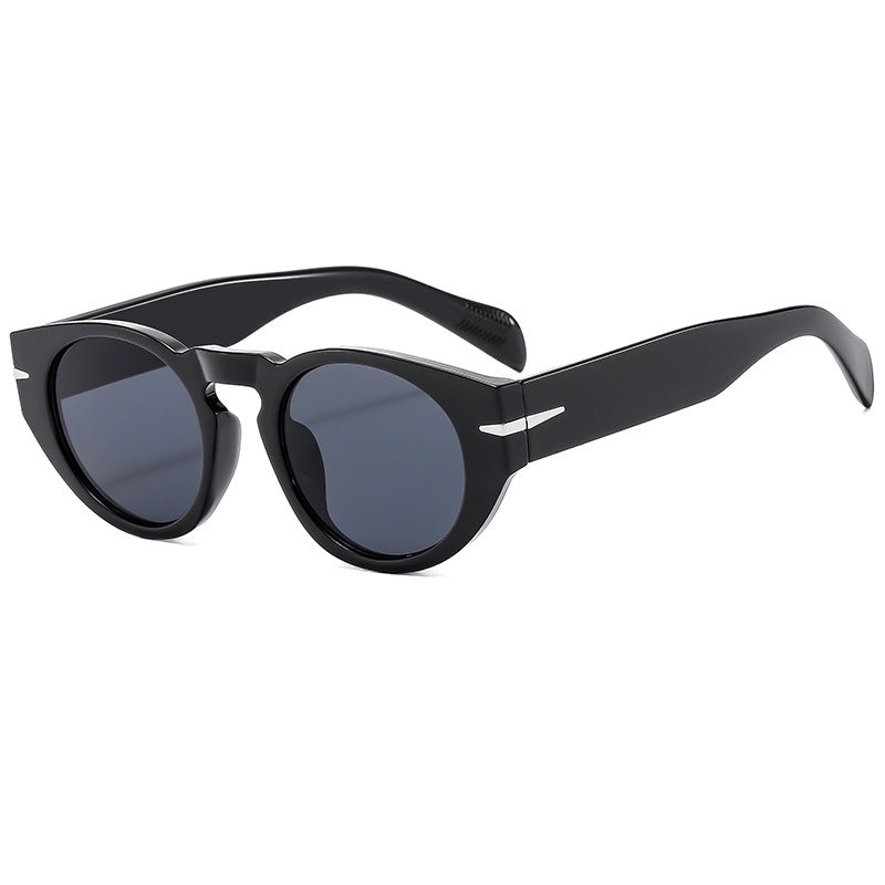 Dame moteriktig solbrille med unikt design og polariserende glass Luvikno