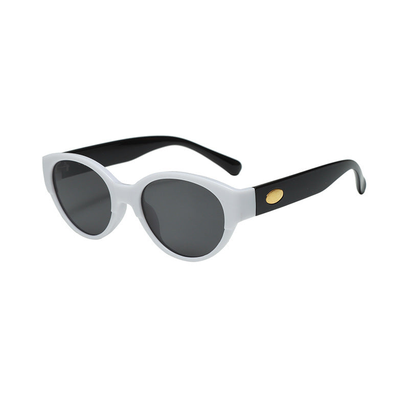 Dame moteriktig retro solbrille i moderne stil Luvikno