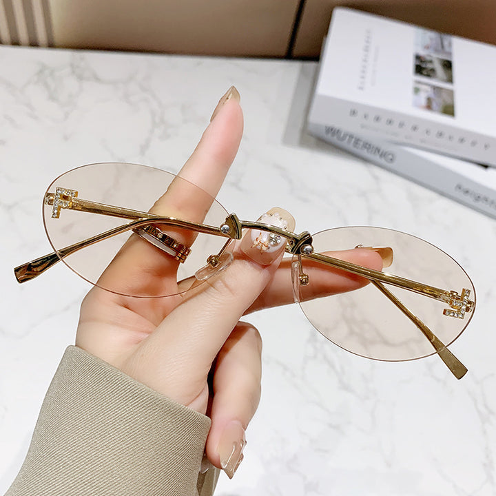 Dame Modische solbrille med innovativt design og komfortabel ramme Luvikno