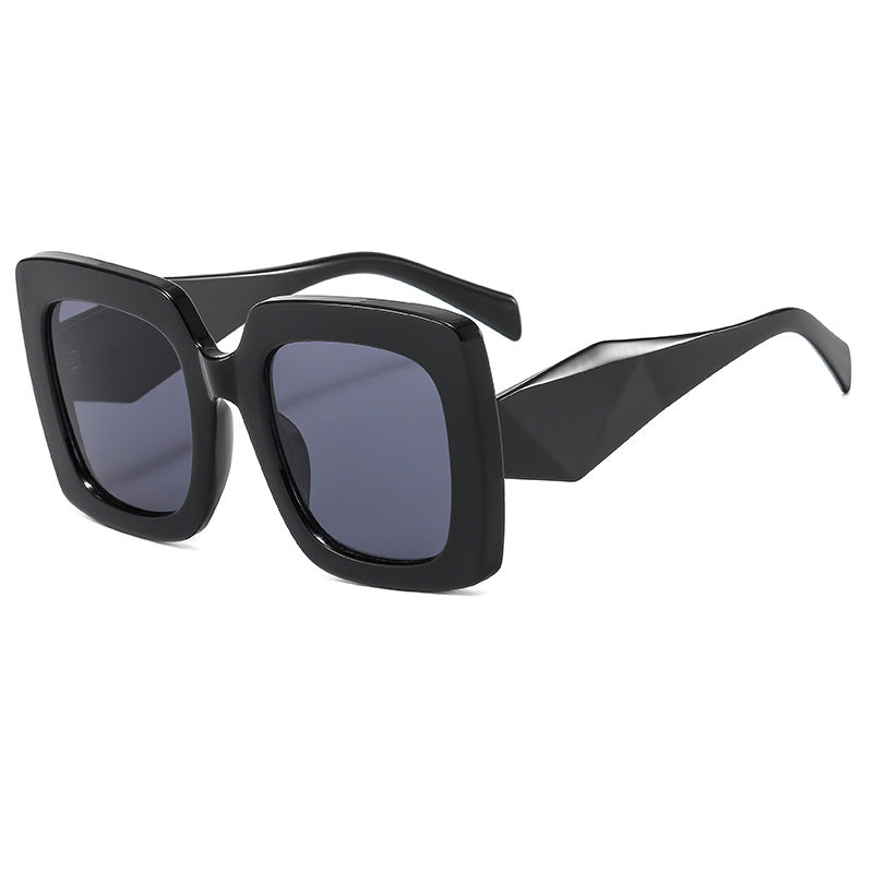 Dame oversized solbriller i markant kvadratisk design Luvikno