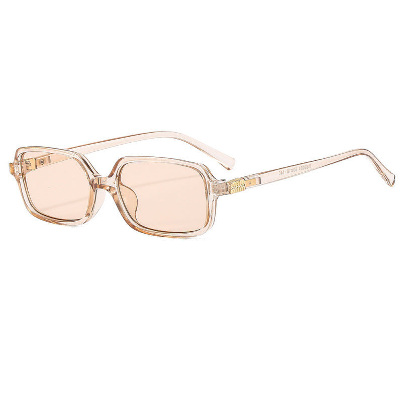 Dame moteriktig lesebrille i moderne kvadratisk design Luvikno