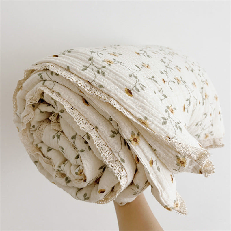 Unisex Pustende Muslinteppe med Blomster Volangdesign Luvikno