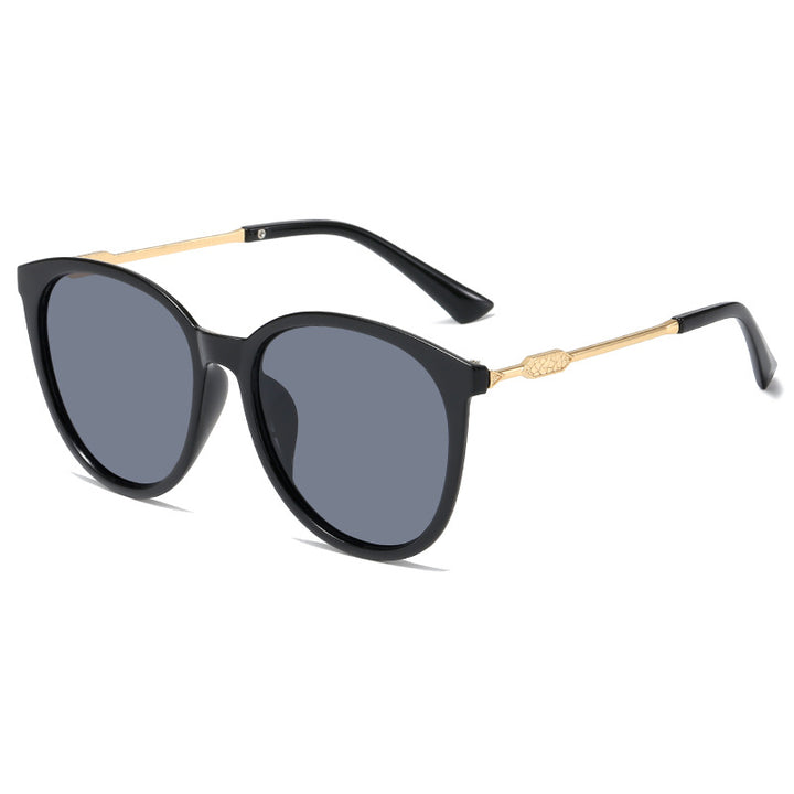 Dame Moderne Cat-Eye Solbriller med speilende glass Luvikno