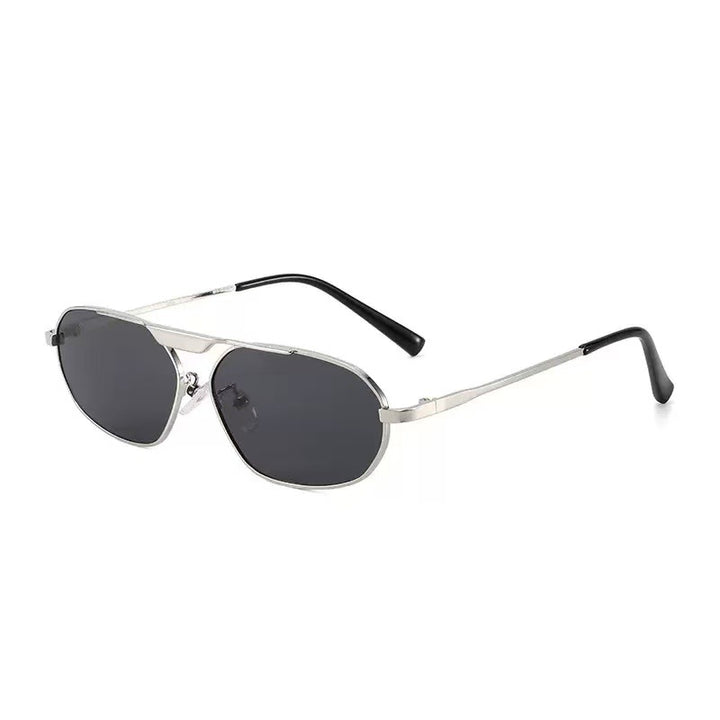 Dame moteriktig solbrille i elegant polygon-design Luvikno