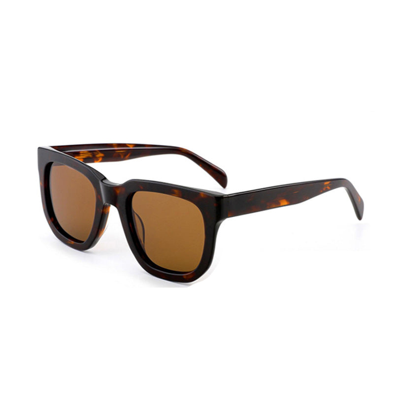 Dame trendy solbriller med robust plastramme og brune glass Luvikno