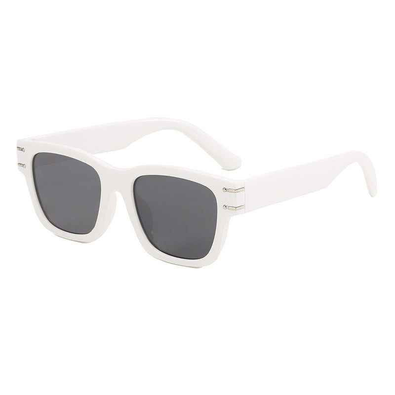 Dame moteriktig oversized solbrille med holdbar plastinnfatning Luvikno