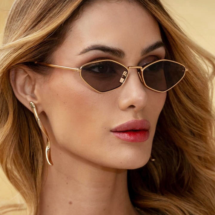 Dame geometrisk solbrille med fin metallramme og UV-beskyttelse Luvikno