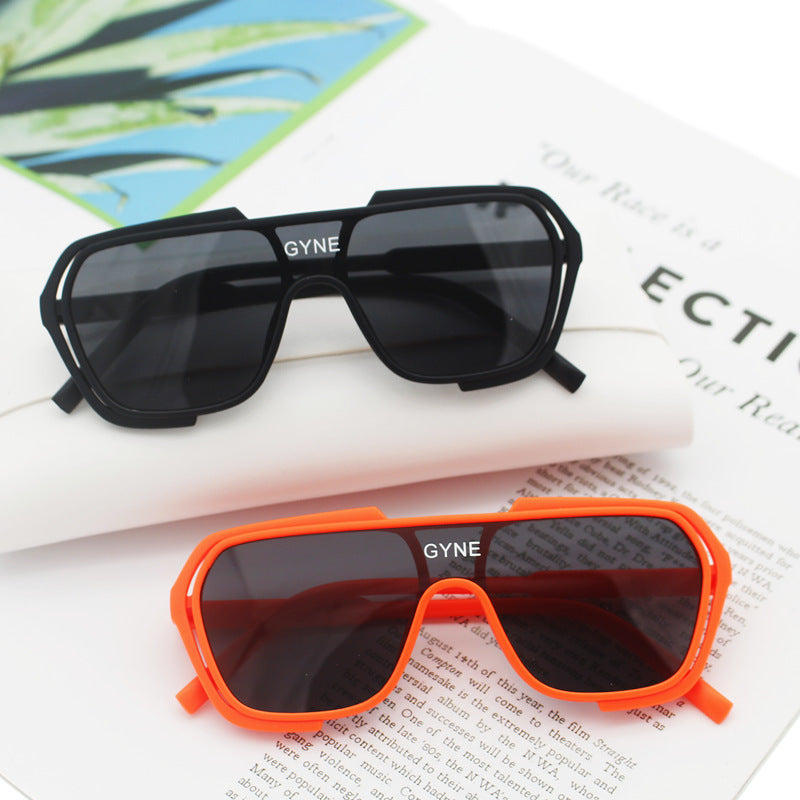 Dame Sporty solbrille med moderne design Luvikno