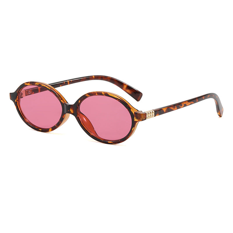 Dame elegante moteriktig lesebrille med uvanlig design Luvikno
