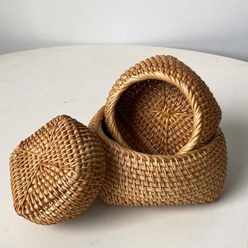 Dame Kurv laget av flettet rattan Luvikno