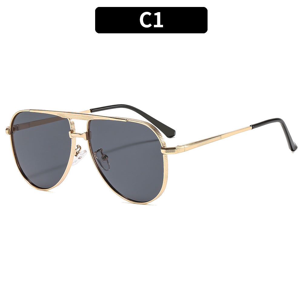 Dame solbrille i elegant pilotdesign Luvikno