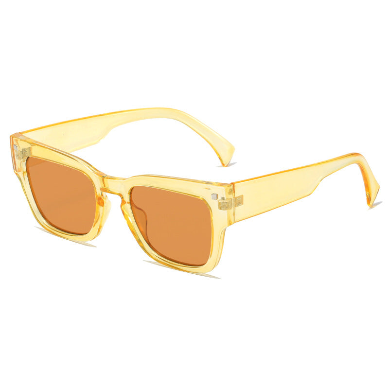 Dame moteriktig solbrille i trendy kvadratisk design Luvikno