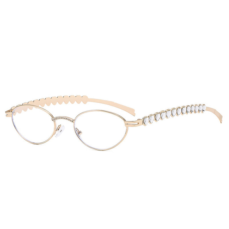 Dame moteriktig solbrille med dekorativ ramme og stilige detaljer Luvikno
