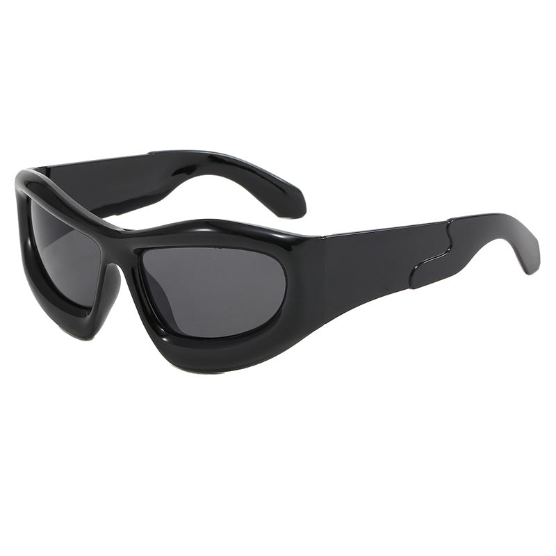 Dame Sportslig Solbrille med robust, geometrisk rammendesign Luvikno