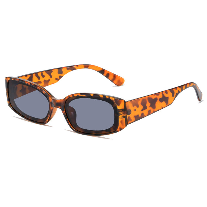 Dame moteriktig solbrille i futuristisk design Luvikno