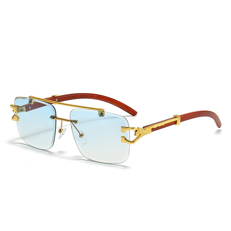 Dame moteriktig brille med stilfull treramme Luvikno