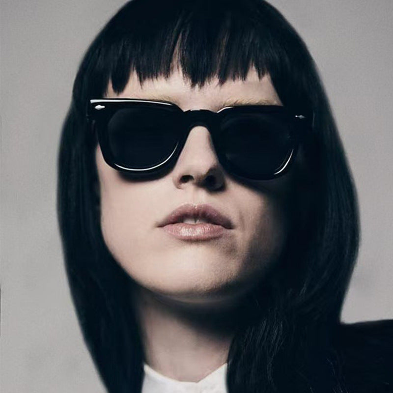 Dame modische solbrille i trendy design med elegant ramme Luvikno