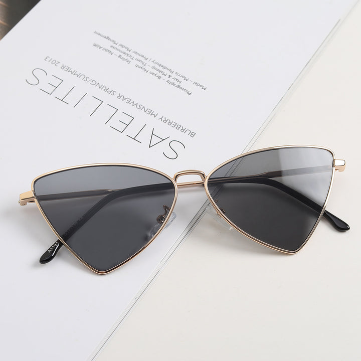 Dame trendy Cat-Eye solbriller med gullige detaljer Luvikno