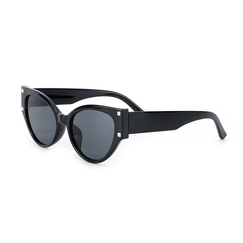 Dame trendy Cat-Eye solbriller med glamorøse aksenter Luvikno